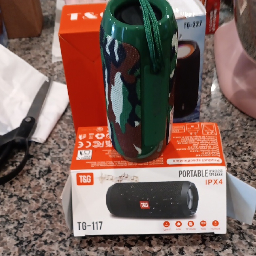 T&G Portable Bluetooth Speaker in Green Camo